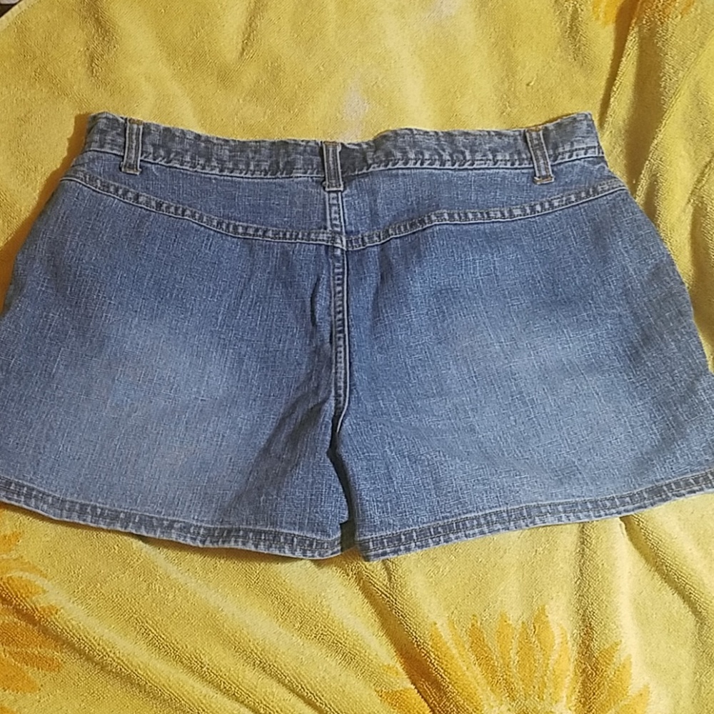 VTG Button Front Shorts - Picture 3 of 6
